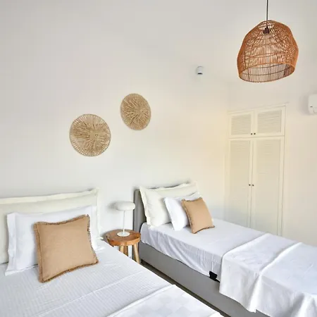 فندق Panos 4*